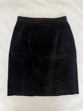 International Leather Collection- Classic Black Suede Pencil Skirt - Size 7/8